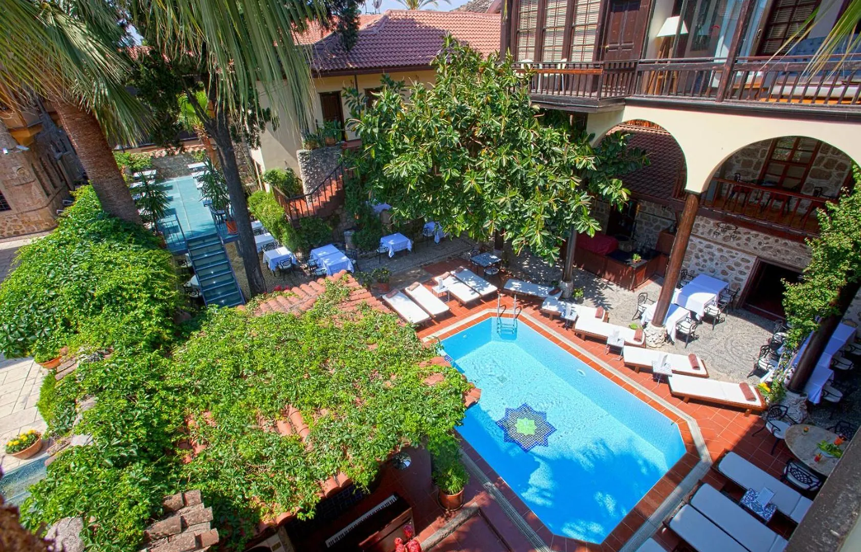 Remarkable Flat With Balcony Near Hadrian'S Gate Apartment Antalya Homestay