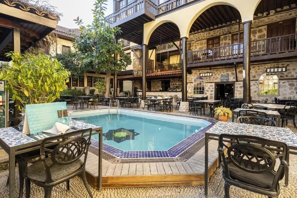 Homestay Remarkable Flat With Balcony Near Hadrian'S Gate Apartment Antalya